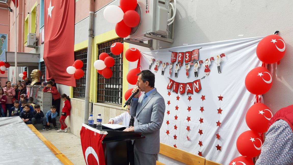 23 Nisan Ulusal Egemenlik ve çocuk Bayramımız , müdürümüz Mehmet KARAHAN in açılış  konuşması ile coşkuyla başladı. 